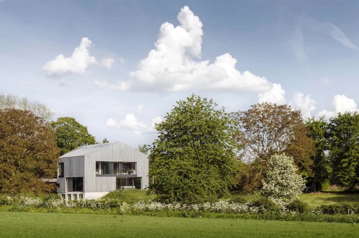 54504f51e58ece63a8000152_house-in-oxfordshire-peter-feeny-architects_01