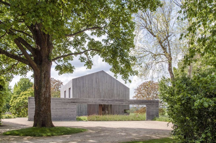 54504f62e58ecef813000176_house-in-oxfordshire-peter-feeny-architects_04